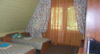 Гостиница База Отдыха  Ливадия Двухместный номер с 2 отдельными кроватями и балконом-3